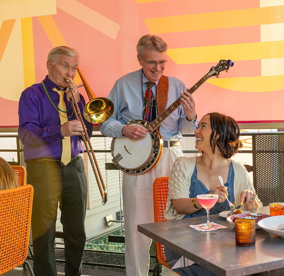 Strolling musicians